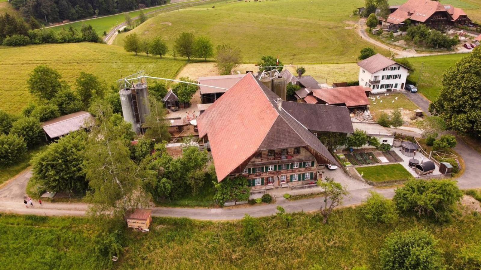Ferienwohnung Auf Bauernhof Mit Hotpot Und Sauna Sumiswald ภายนอก รูปภาพ